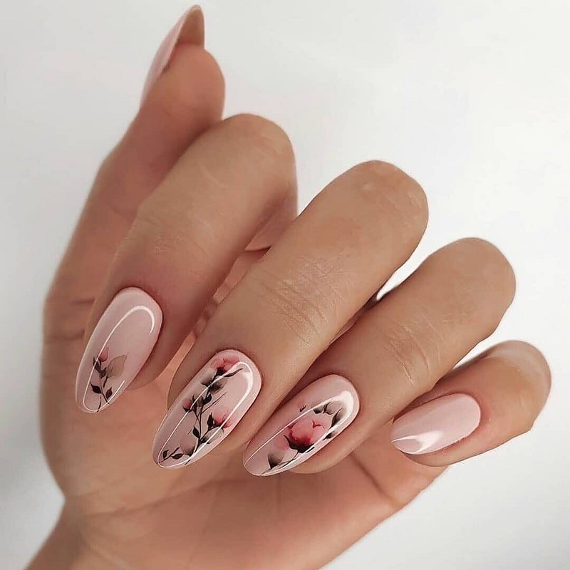 Цветочный маникюр 2026: фото, идеи маникюра с цветами