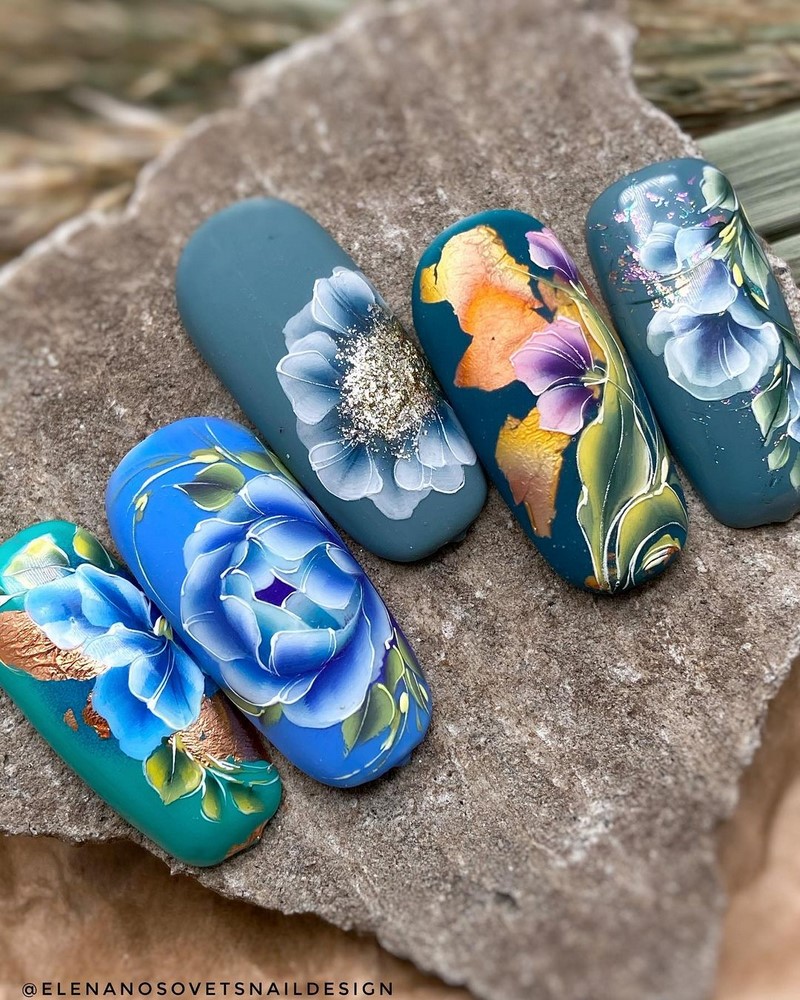 Цветочный маникюр 2026: фото, идеи маникюра с цветами