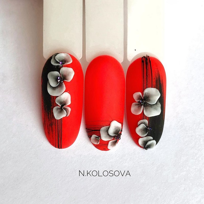 Цветочный маникюр 2026: фото, идеи маникюра с цветами