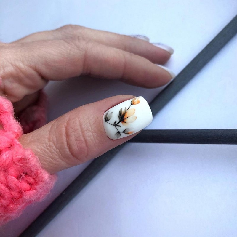 Цветочный маникюр 2026: фото, идеи маникюра с цветами