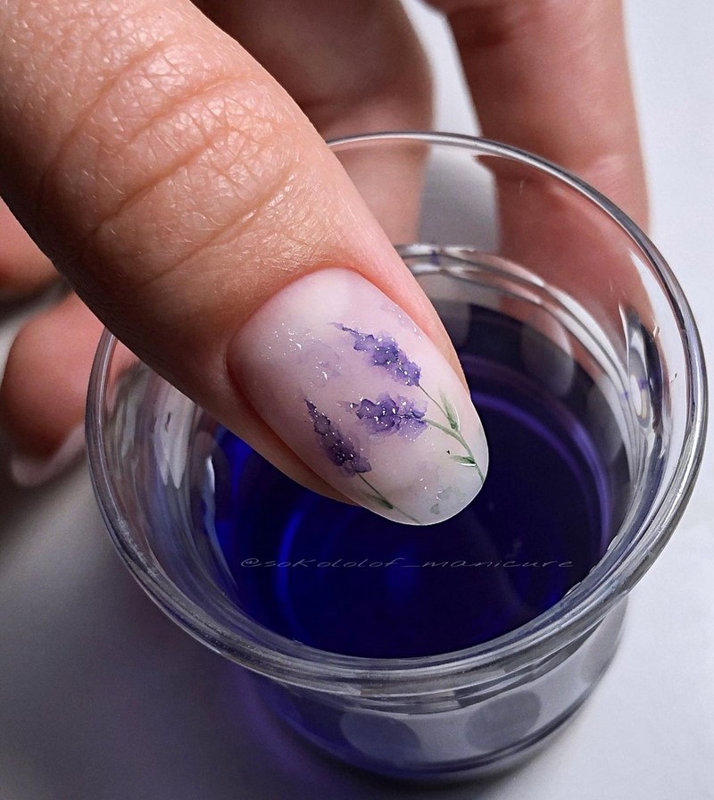 Цветочный маникюр 2026: фото, идеи маникюра с цветами