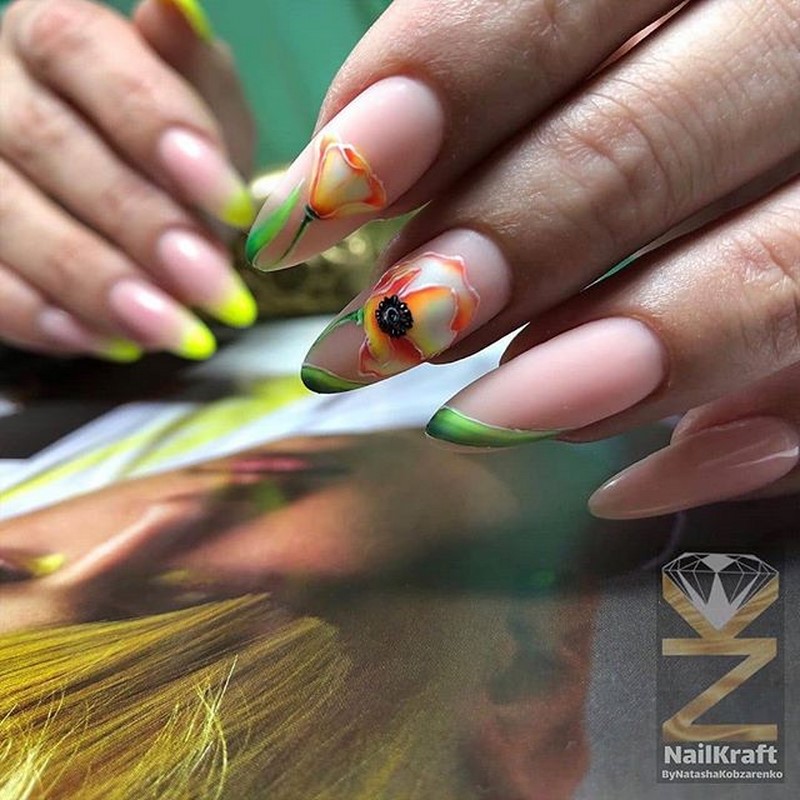 Цветочный маникюр 2026: фото, идеи маникюра с цветами