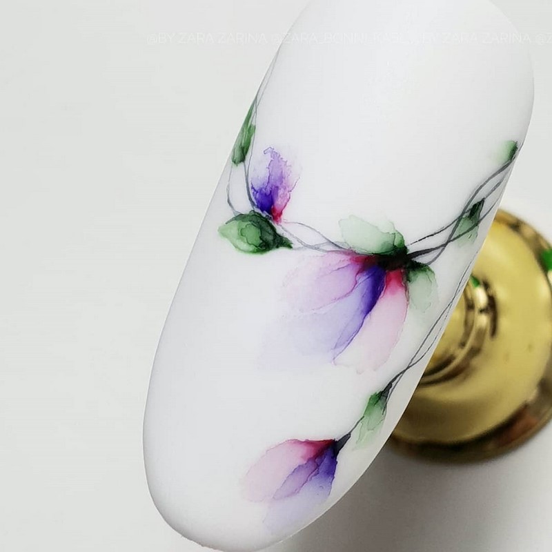 Цветочный маникюр 2026: фото, идеи маникюра с цветами