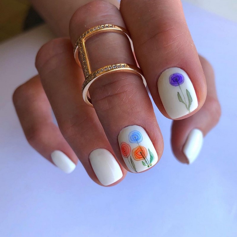 Цветочный маникюр 2026: фото, идеи маникюра с цветами