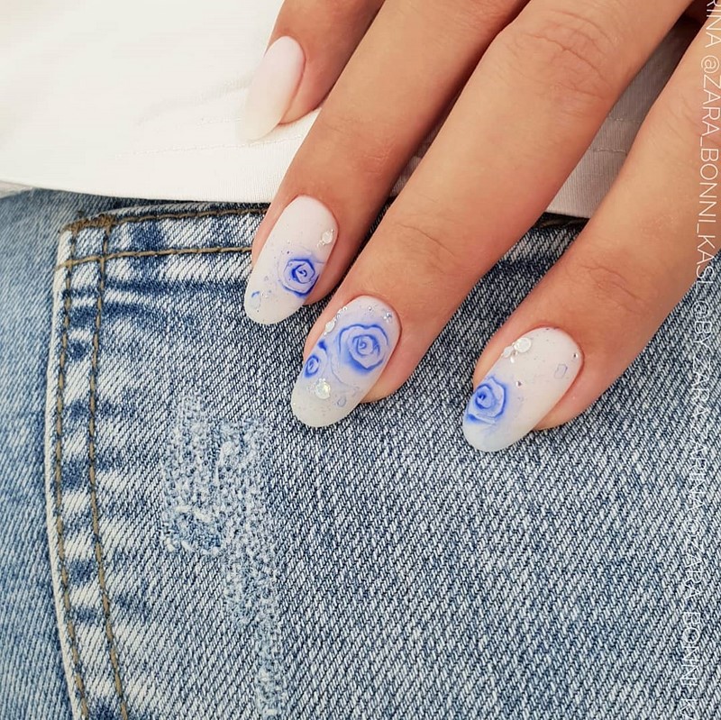 Цветочный маникюр 2026: фото, идеи маникюра с цветами