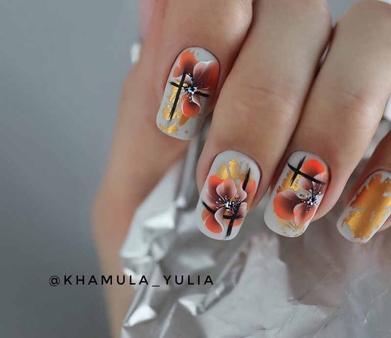 Цветочный маникюр 2026: фото, идеи маникюра с цветами