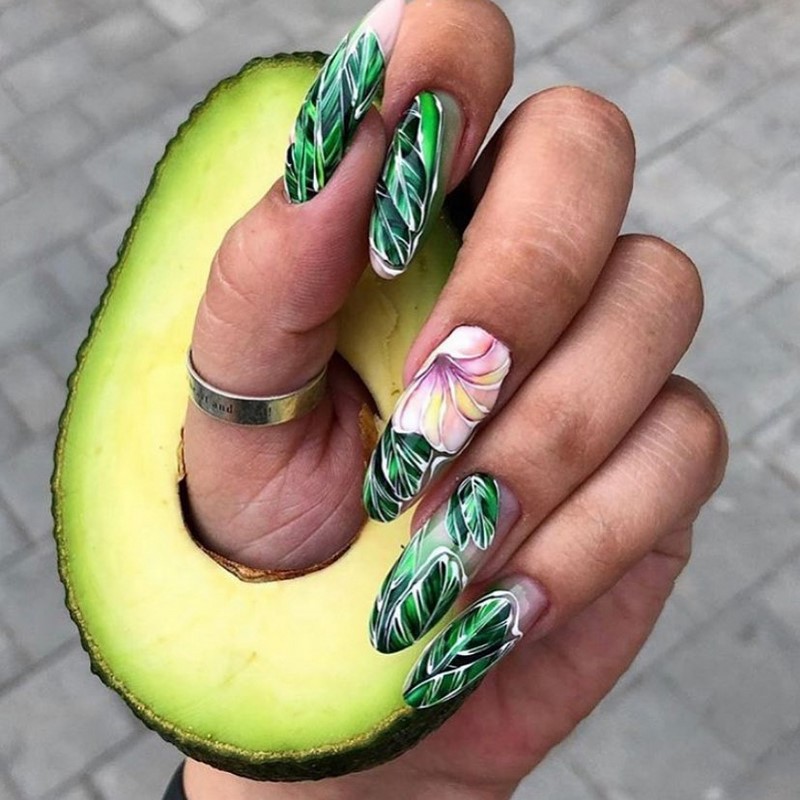 Цветочный маникюр 2026: фото, идеи маникюра с цветами