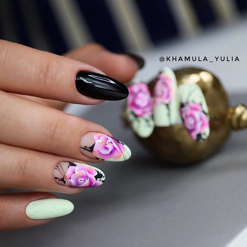 Цветочный маникюр 2026: фото, идеи маникюра с цветами