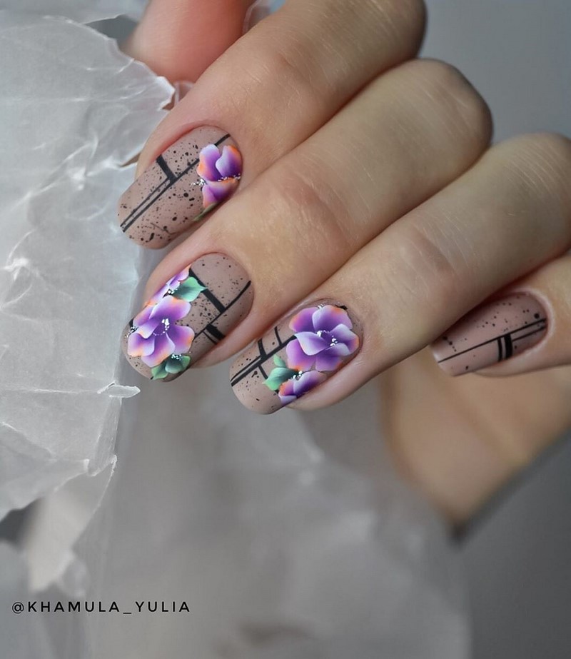 Цветочный маникюр 2026: фото, идеи маникюра с цветами