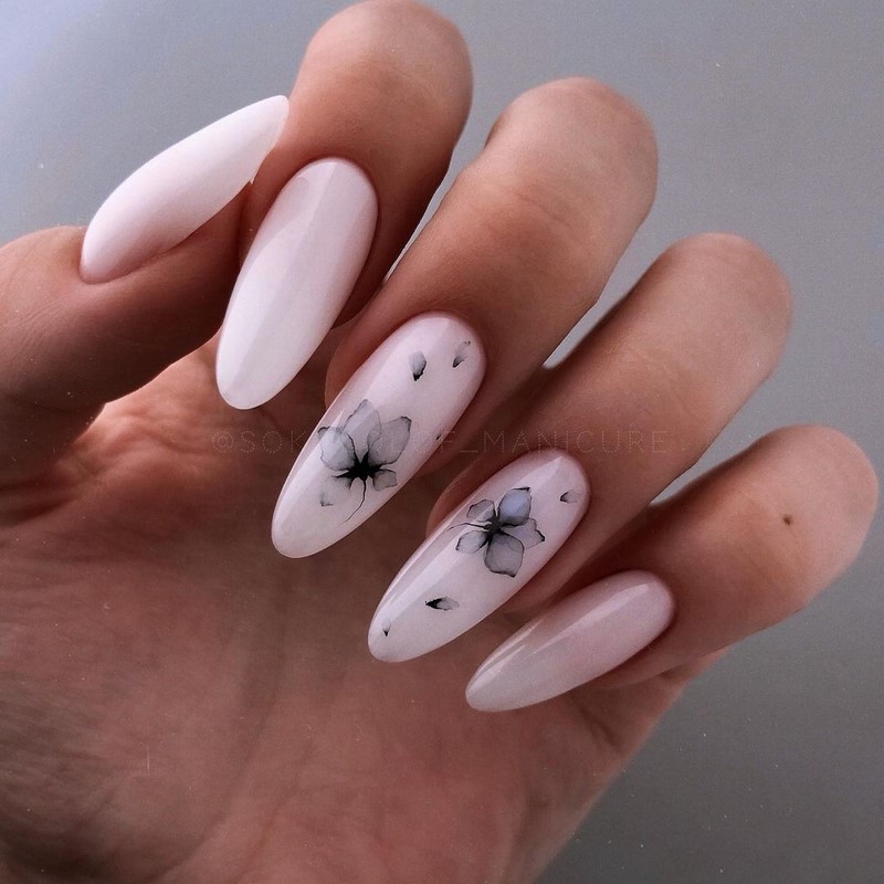 Цветочный маникюр 2026: фото, идеи маникюра с цветами