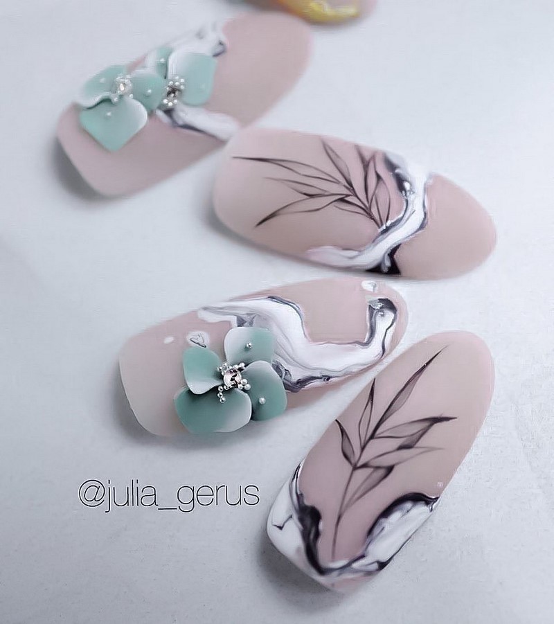 Цветочный маникюр 2026: фото, идеи маникюра с цветами