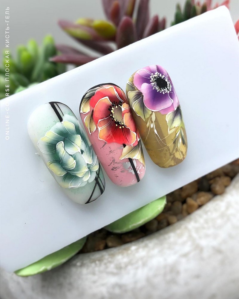 Цветочный маникюр 2026: фото, идеи маникюра с цветами