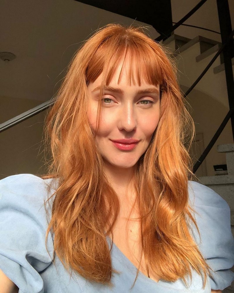 Самые модные челки 2026: фото стрижек с челкой