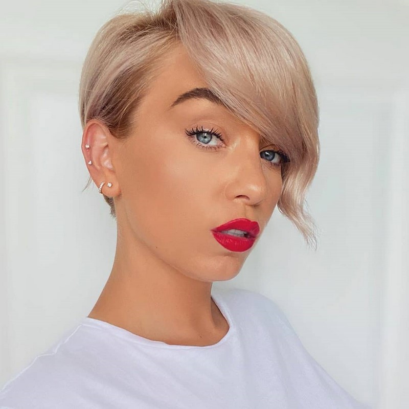 Самые модные челки 2026: фото стрижек с челкой