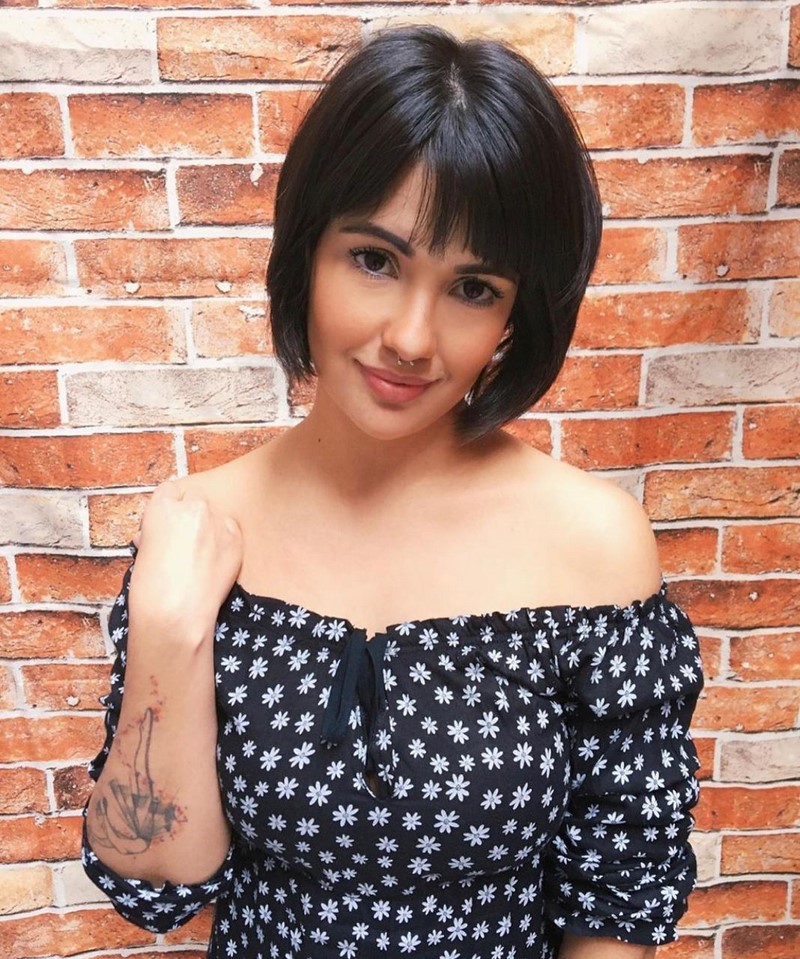 Самые модные челки 2026: фото стрижек с челкой