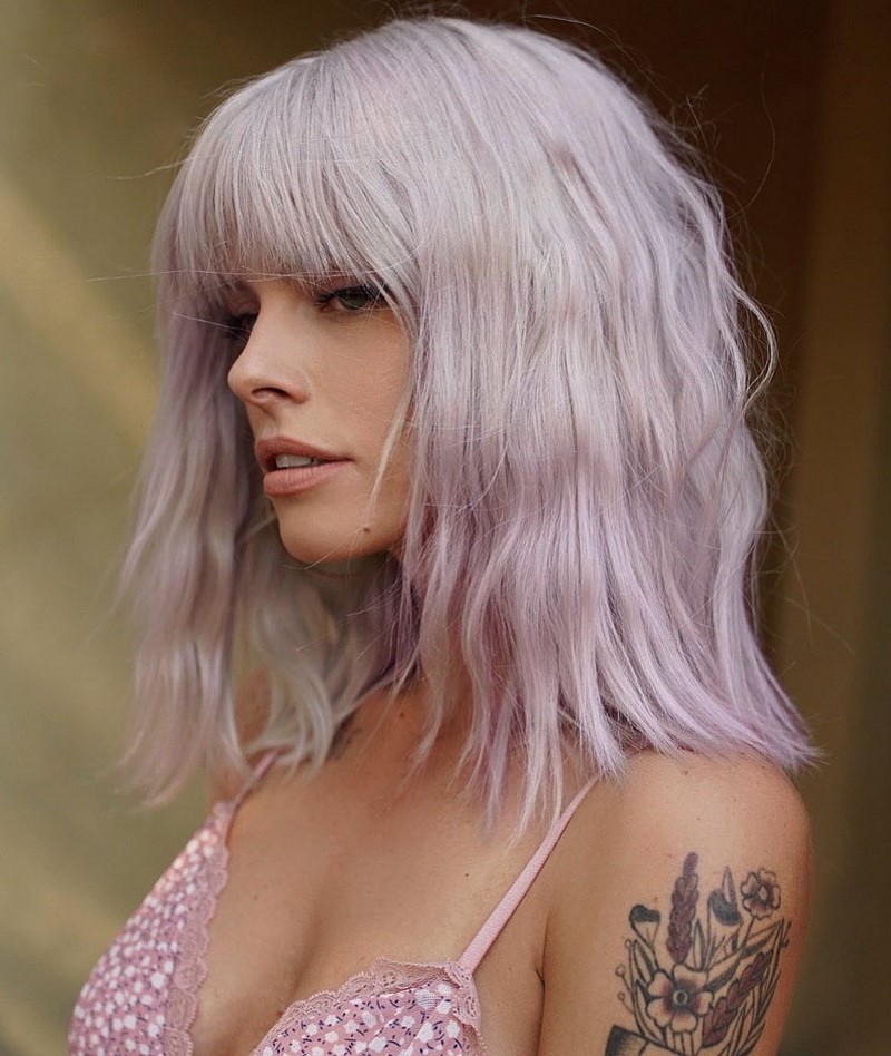 Самые модные челки 2026: фото стрижек с челкой