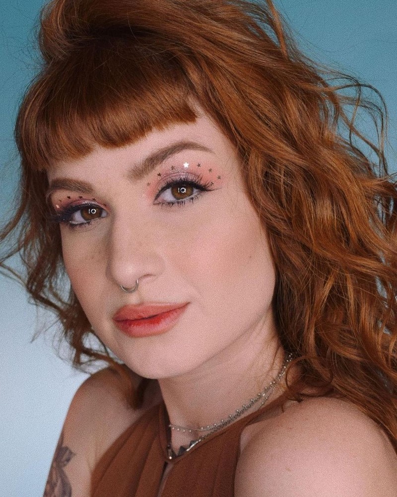 Самые модные челки 2026: фото стрижек с челкой