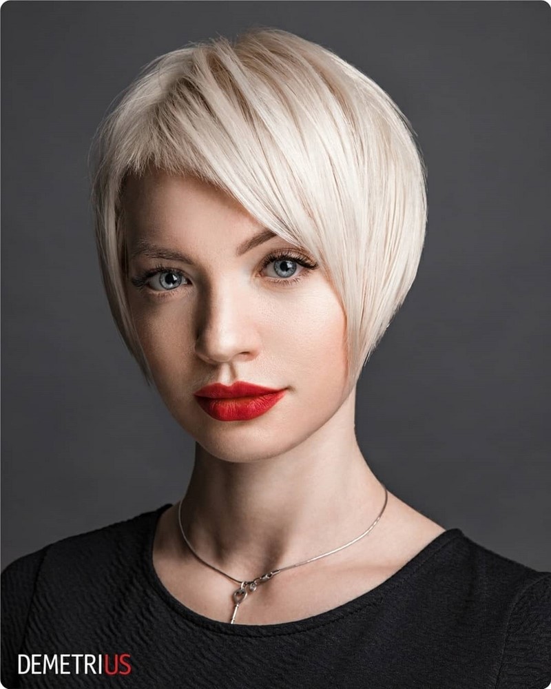 Самые модные челки 2026: фото стрижек с челкой