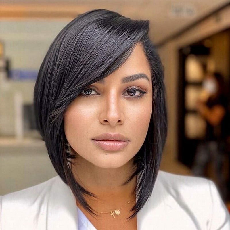 Самые модные челки 2026: фото стрижек с челкой