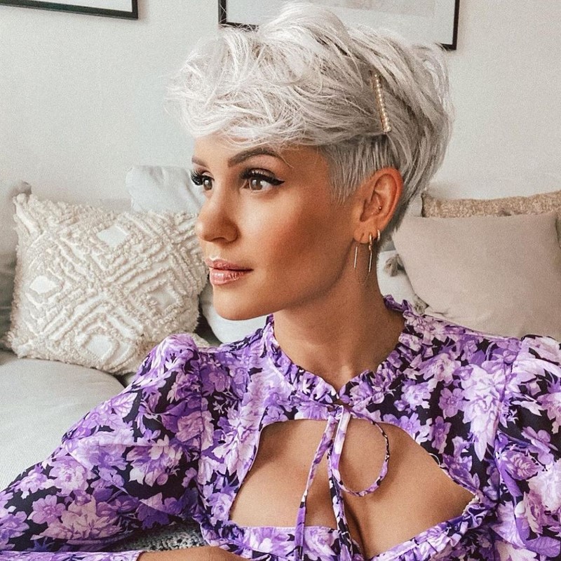 Самые модные челки 2026: фото стрижек с челкой