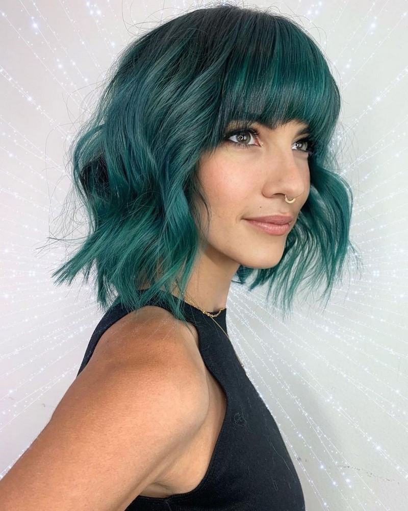 Самые модные челки 2026: фото стрижек с челкой