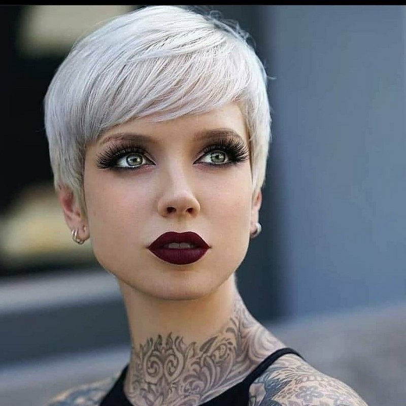 Самые модные челки 2026: фото стрижек с челкой