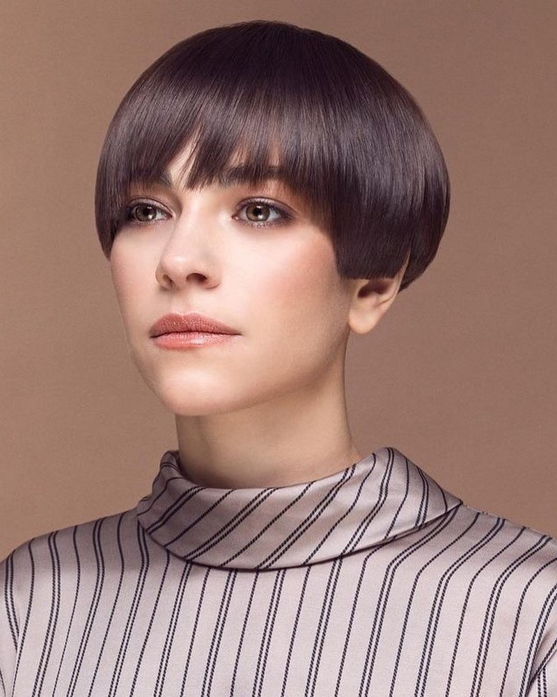 Самые модные челки 2026: фото стрижек с челкой