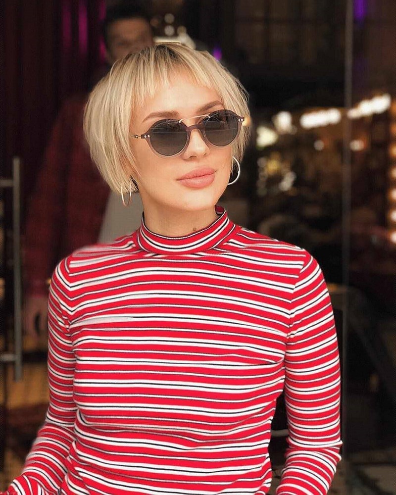 Самые модные челки 2026: фото стрижек с челкой