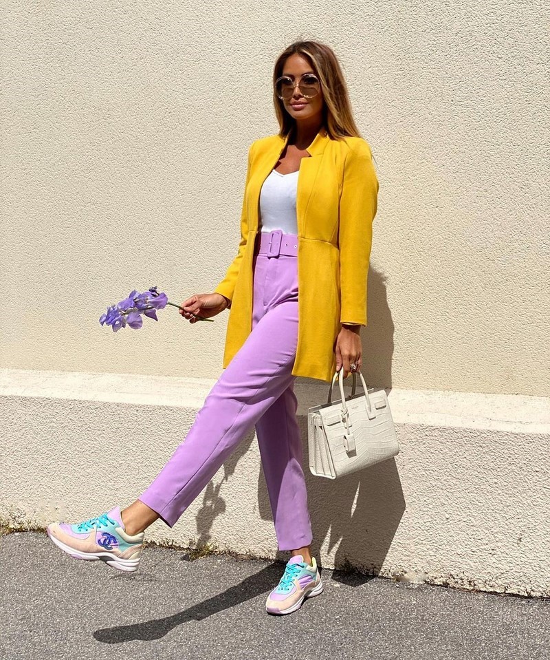 Изумительные брюки весна-лето 2026: топ-10 трендов, новые и свежие образы с брюками