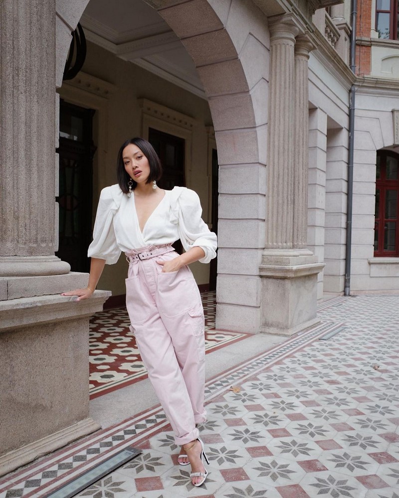 Изумительные брюки весна-лето 2026: топ-10 трендов, новые и свежие образы с брюками