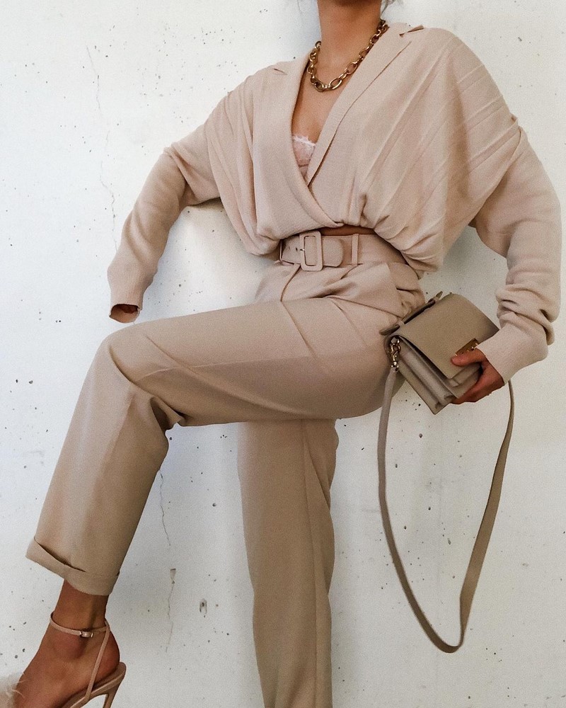 Изумительные брюки весна-лето 2026: топ-10 трендов, новые и свежие образы с брюками