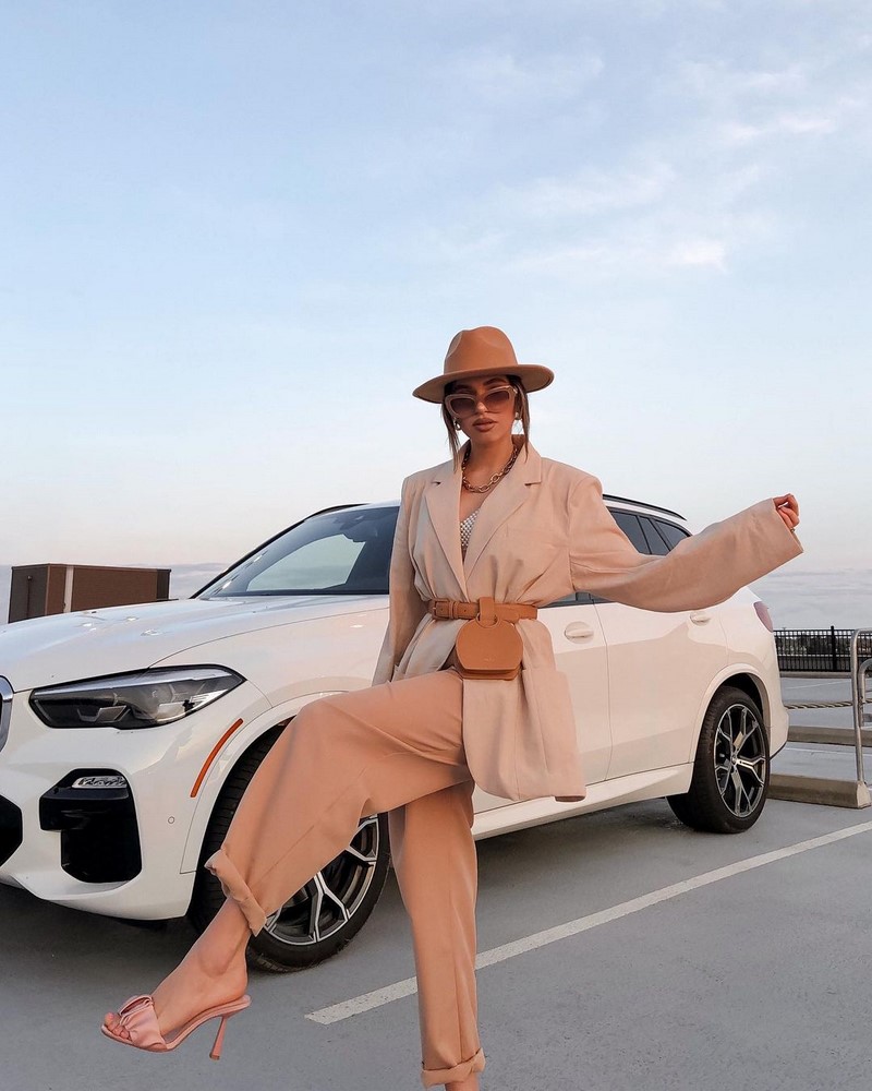 Изумительные брюки весна-лето 2026: топ-10 трендов, новые и свежие образы с брюками