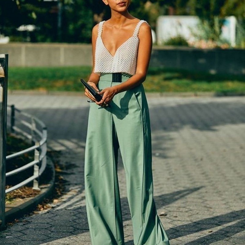 Изумительные брюки весна-лето 2026: топ-10 трендов, новые и свежие образы с брюками