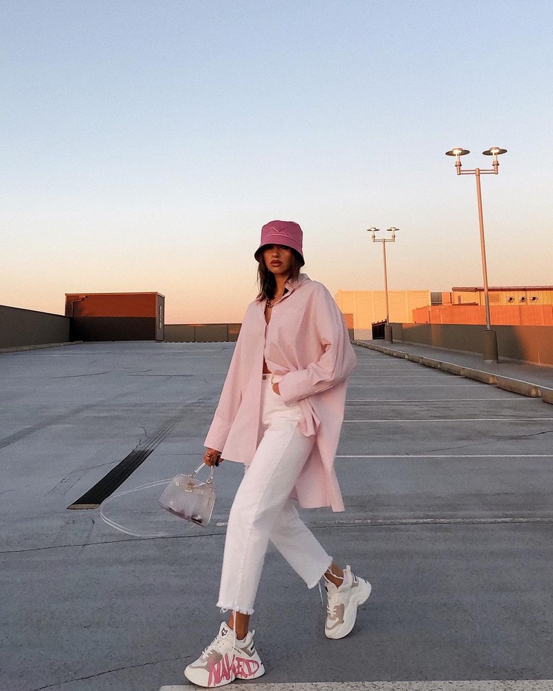 Изумительные брюки весна-лето 2026: топ-10 трендов, новые и свежие образы с брюками