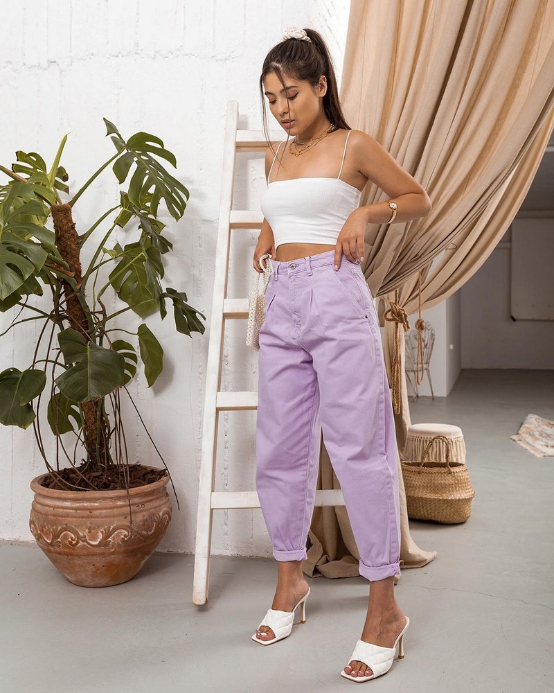 Изумительные брюки весна-лето 2026: топ-10 трендов, новые и свежие образы с брюками