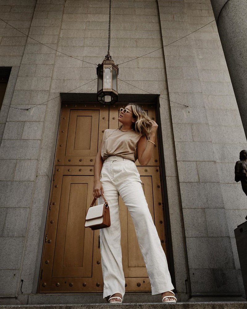 Изумительные брюки весна-лето 2026: топ-10 трендов, новые и свежие образы с брюками