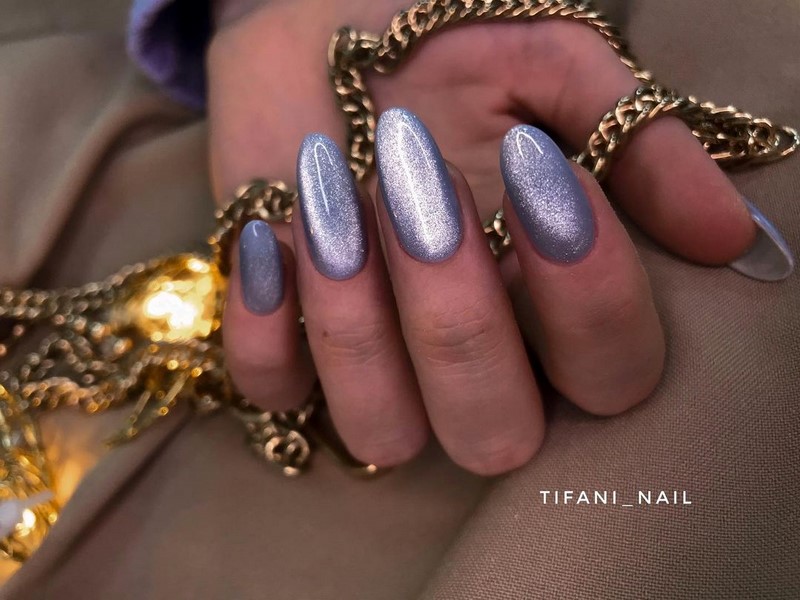 Трендовый маникюр «кошачий глаз» 2026: идеи дизайна ногтей