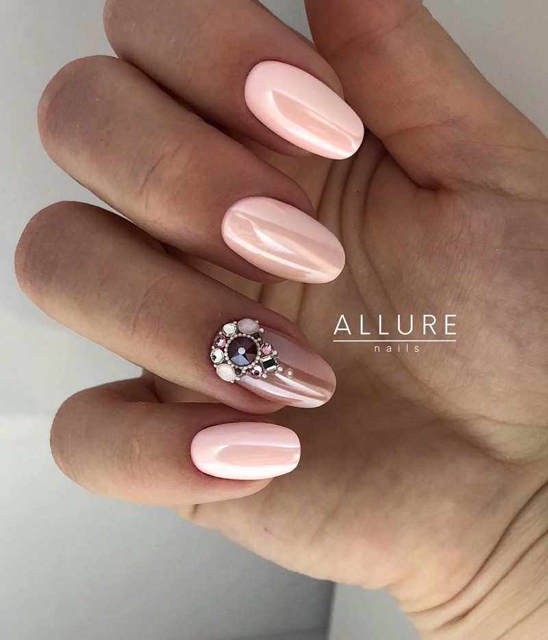 Модный маникюр весна 2026 — тренды, идеи, новинки на фото