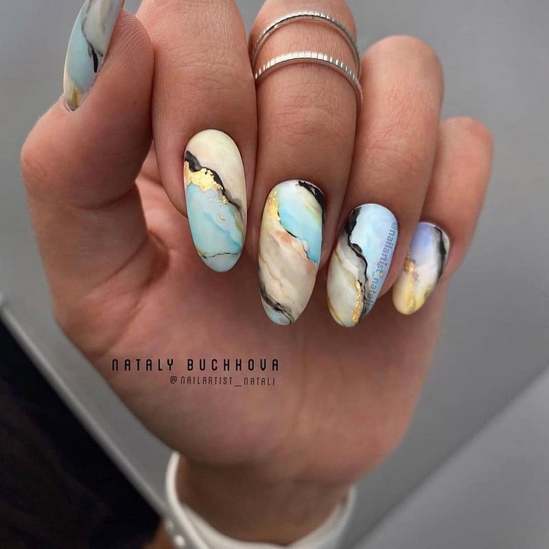 Модный маникюр весна 2026 — тренды, идеи, новинки на фото