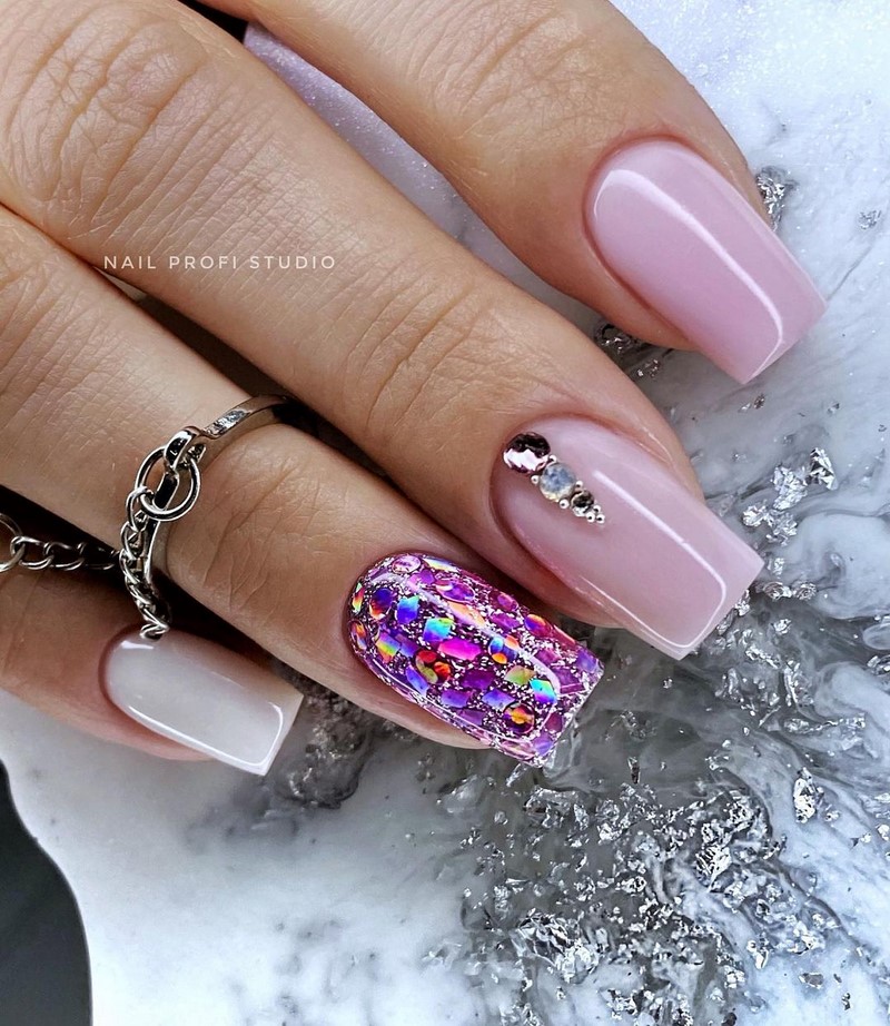 Модный маникюр весна 2026 — тренды, идеи, новинки на фото