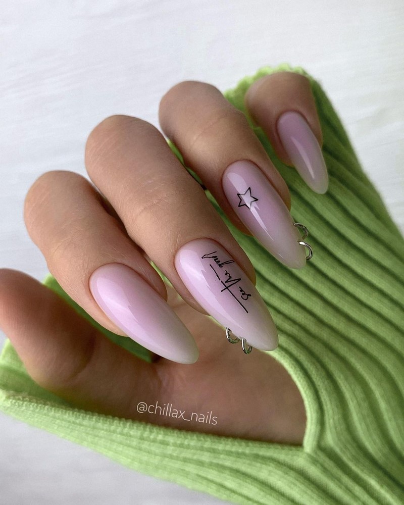 Модный маникюр весна 2026 — тренды, идеи, новинки на фото