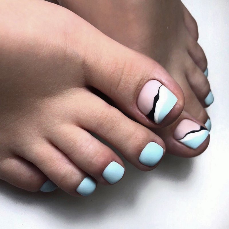 Модный педикюр 2026: дизайны и тенденции — фото