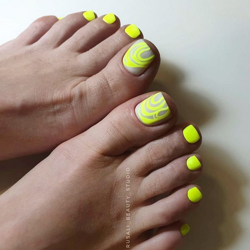 Модный педикюр 2026: дизайны и тенденции — фото