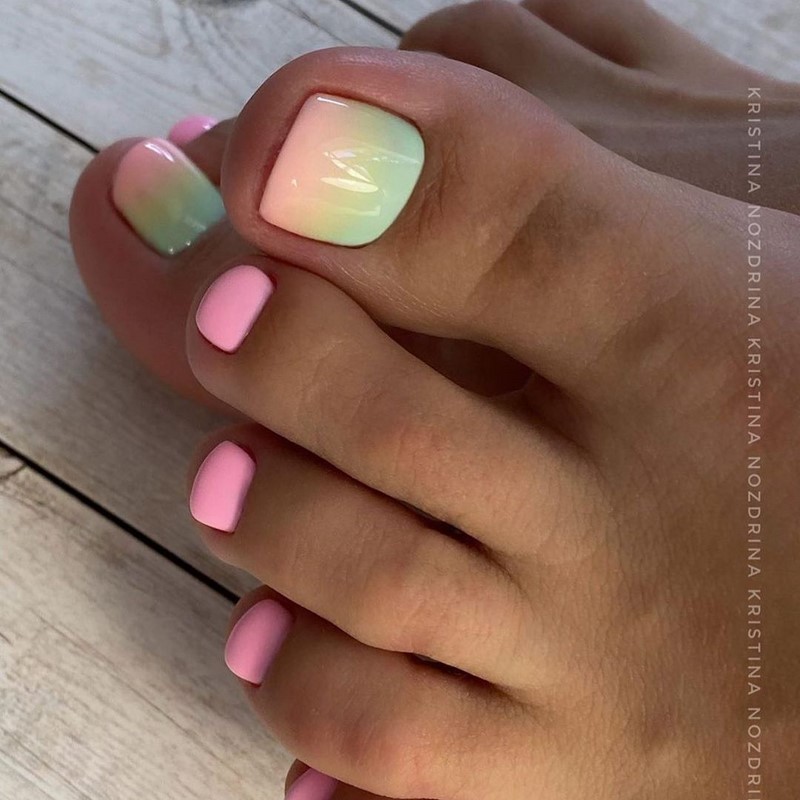 Модный педикюр 2026: дизайны и тенденции — фото