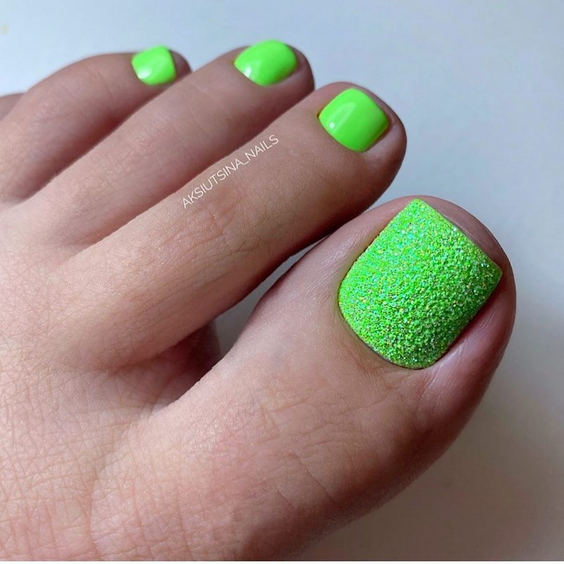 Модный педикюр 2026: дизайны и тенденции — фото