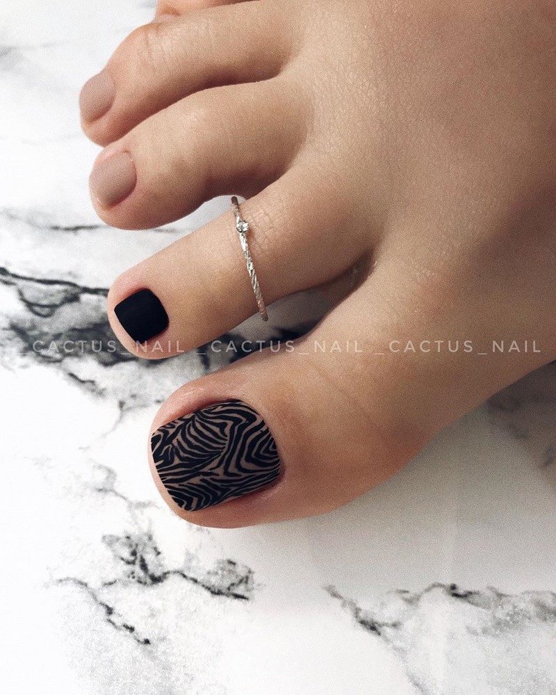 Модный педикюр 2026: дизайны и тенденции — фото