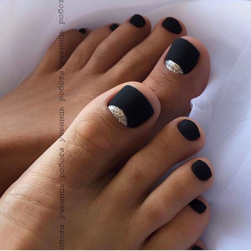 Модный педикюр 2026: дизайны и тенденции — фото