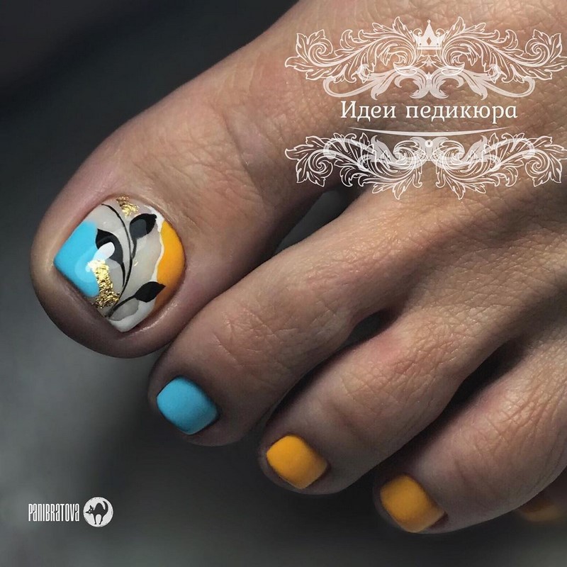Модный педикюр 2026: дизайны и тенденции — фото