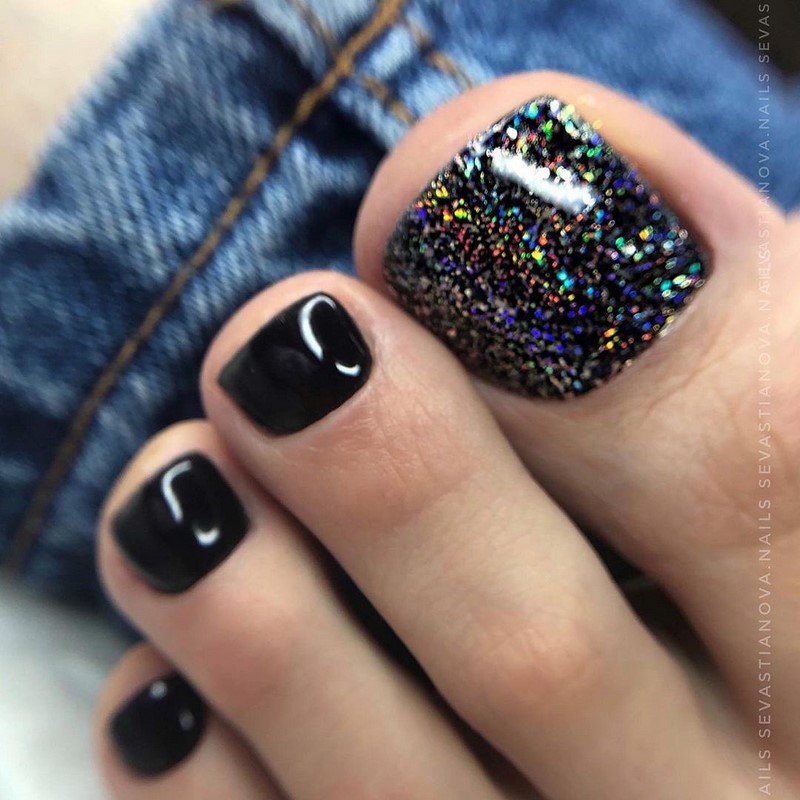 Модный педикюр 2026: дизайны и тенденции — фото