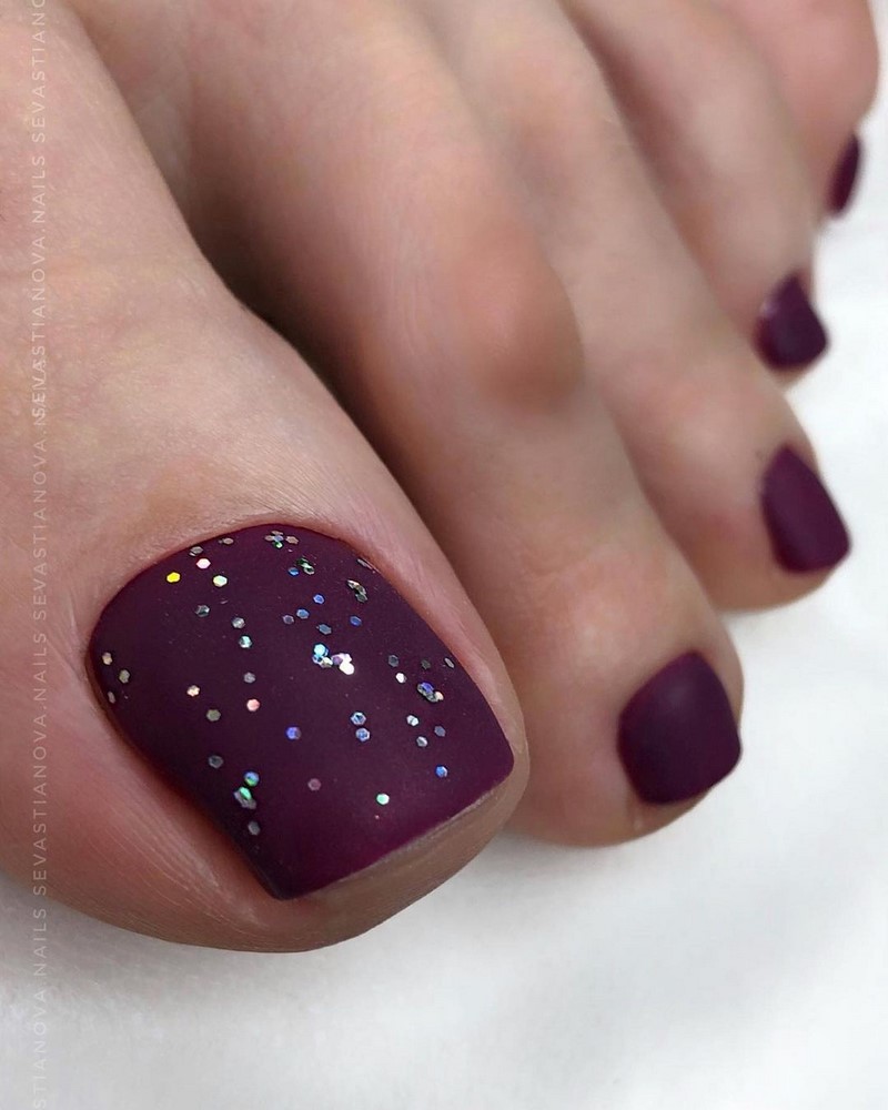 Модный педикюр 2026: дизайны и тенденции — фото